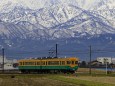 立山連峰バックの富山地鉄