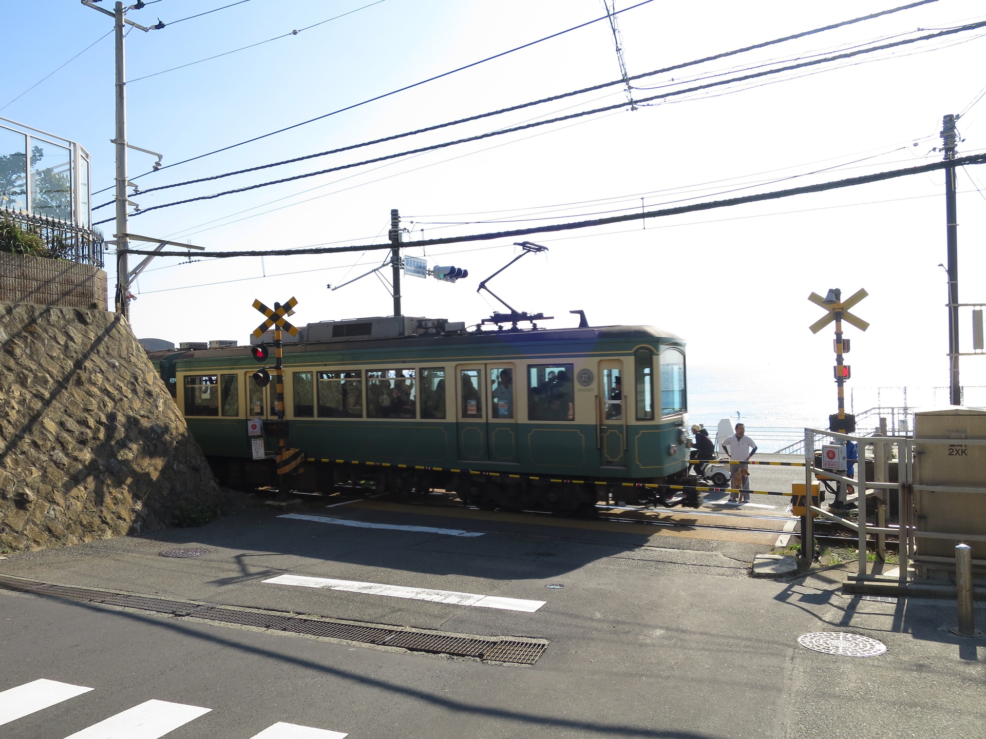 鉄道 電車 江ノ電 鎌倉高校前1号踏切 壁紙19x1440 壁紙館 鉄道 電車 江ノ電 鎌倉高校前1号踏切 壁紙19x1440 壁紙館