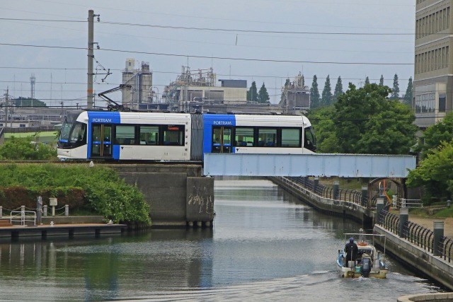 富山ライトレールポートラム