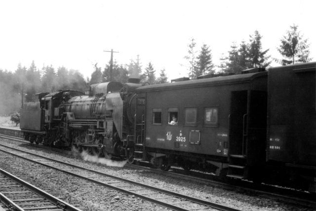 奥中山駅にて・2