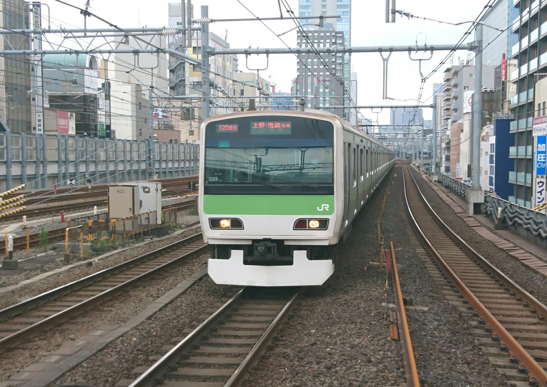 鉄道 > 電車「E231系500番台 山手線」壁紙1920x1358 - 壁紙館