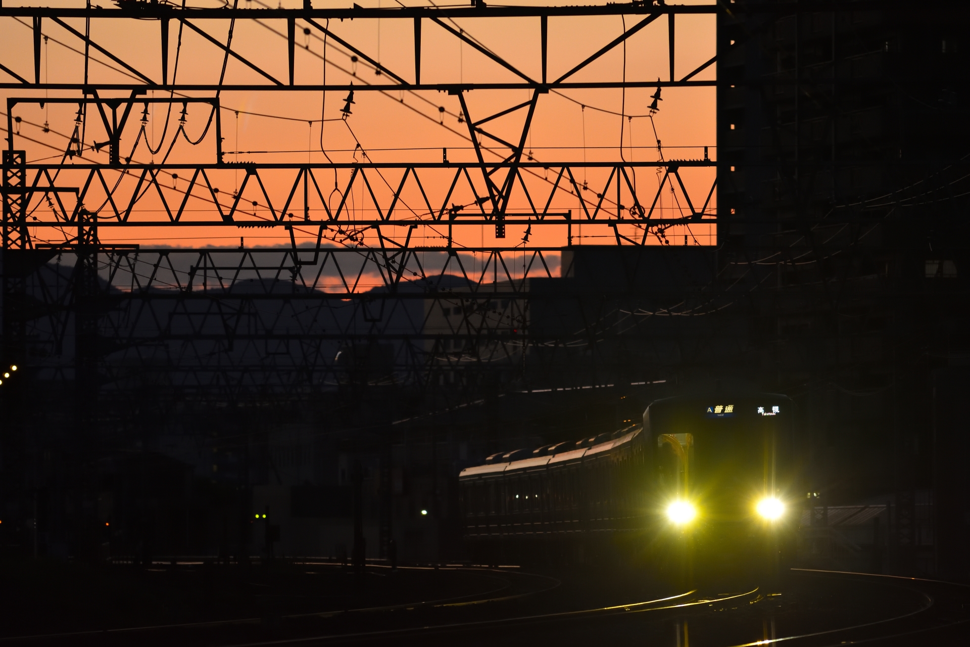 鉄道 電車 夕刻のjr宝塚線にて 壁紙19x1280 壁紙館