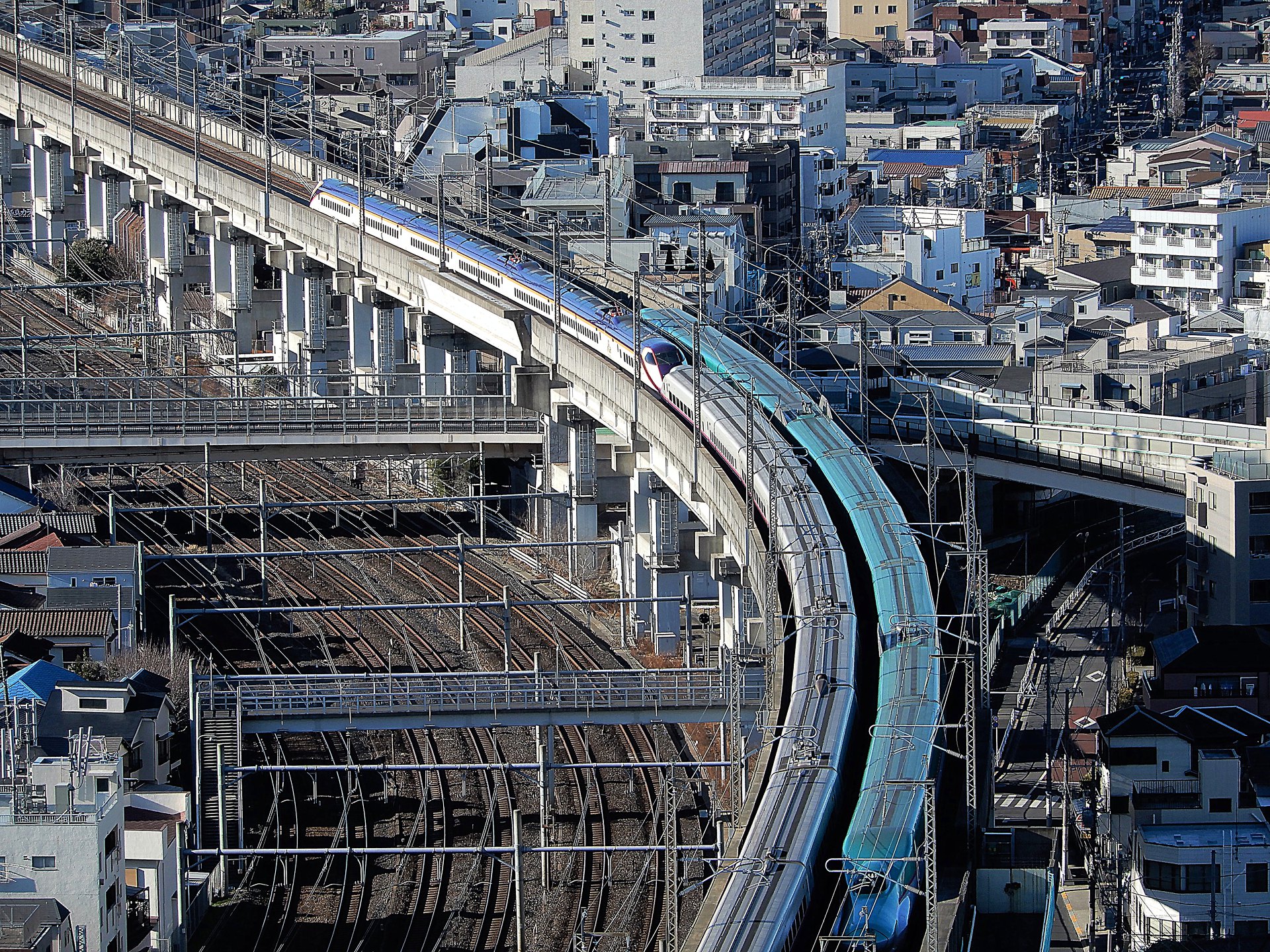 鉄道 新幹線 すれ違う東北新幹線 壁紙19x1440 壁紙館