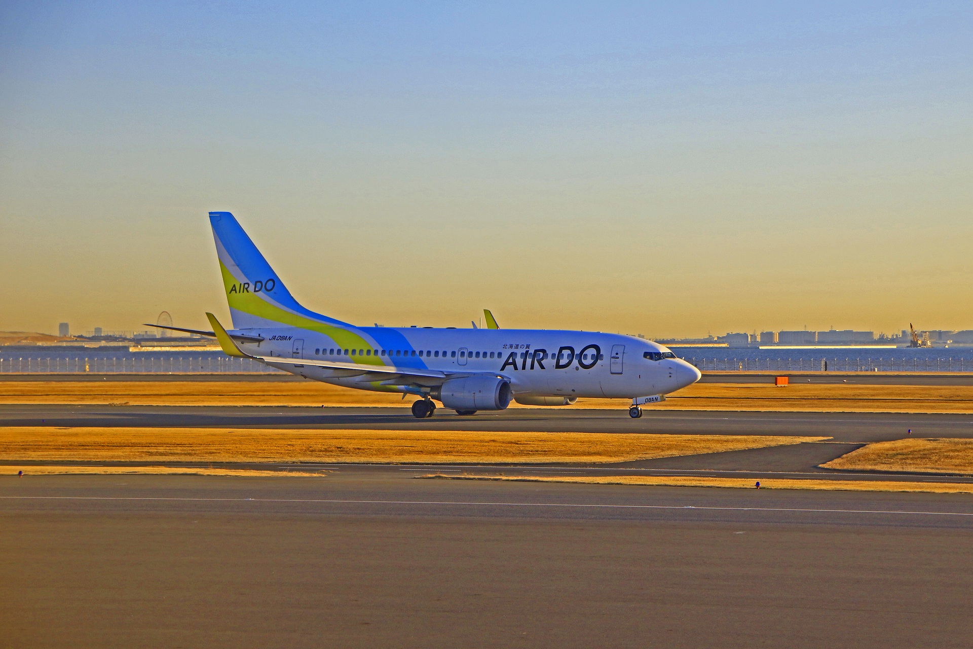 航空機 早朝の札幌便 壁紙19x1280 壁紙館