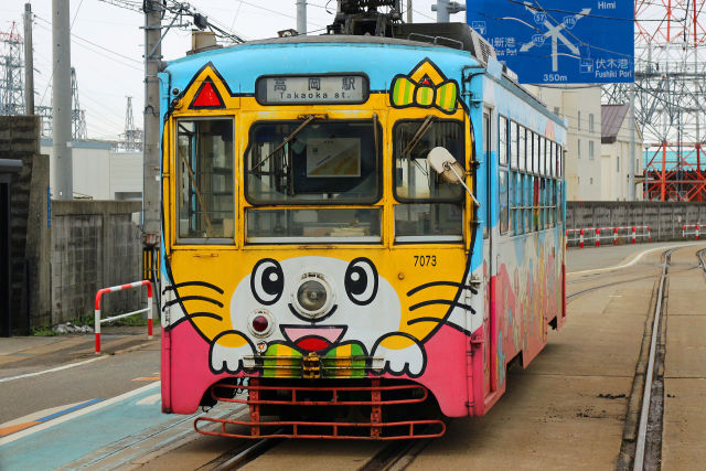 ネコ電車(万葉線)