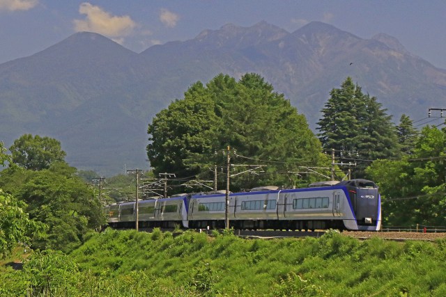 スーパーあずさ八ヶ岳を後に