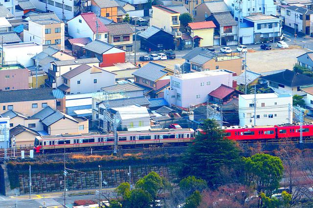 名鉄岐阜駅に入る電車