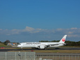 B787 JA864J