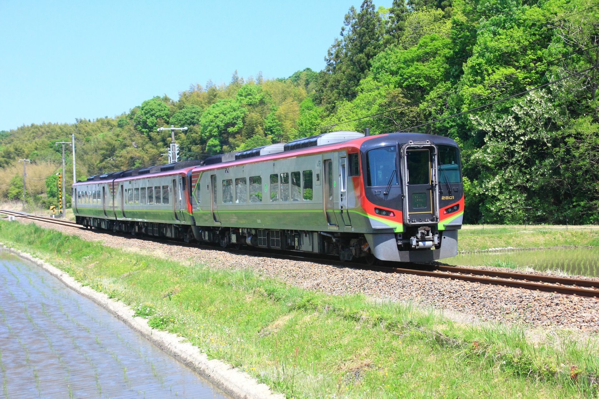 鉄道 気動車 田舎を走るjr 壁紙19x1280 壁紙館