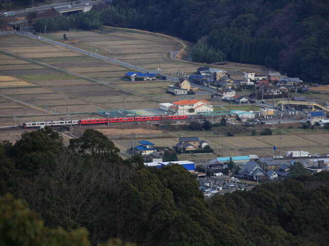 名電赤坂駅を望む