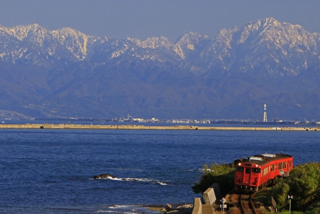 立山連峰背にして