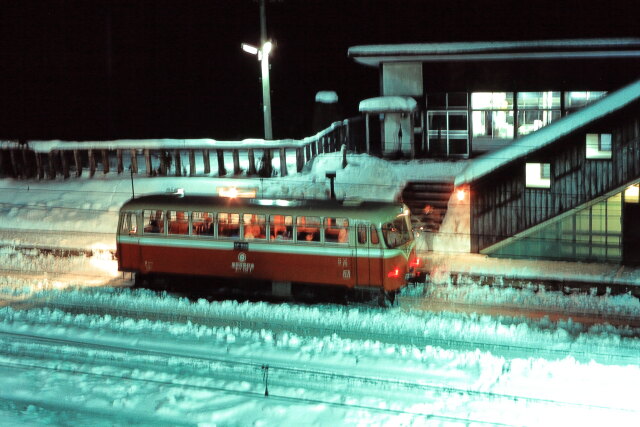 昭和の鉄道166 夜のレールバス