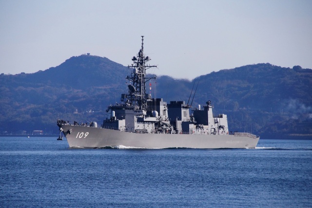 護衛艦「ありあけ」