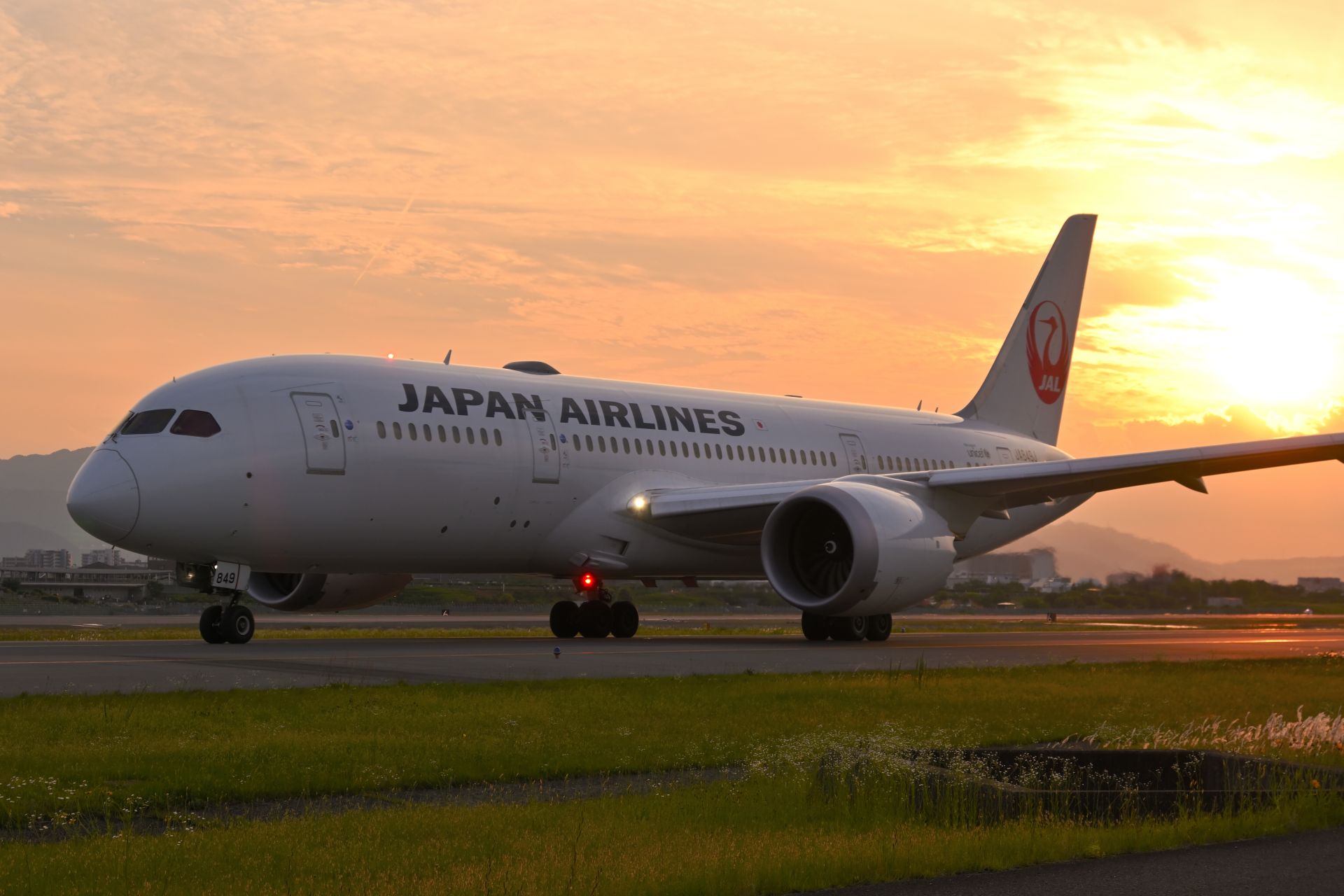 航空機 87 8 Jal Taxing 壁紙19x1280 壁紙館