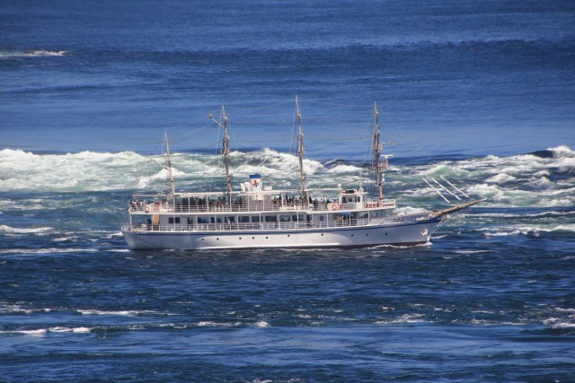 渦潮遊覧船日本丸