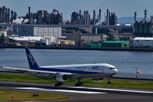 B777 JA751A