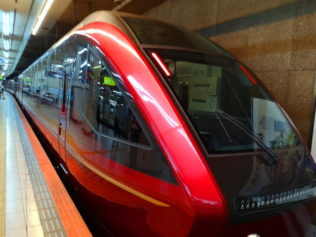 近鉄特急ひのとり