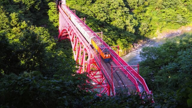 黒部峡谷鉄道