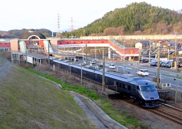 鹿児島本線とR3のけやき台駅