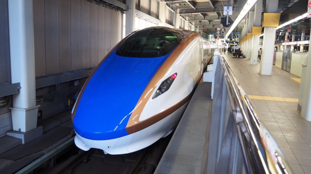 北陸新幹線かがやき号