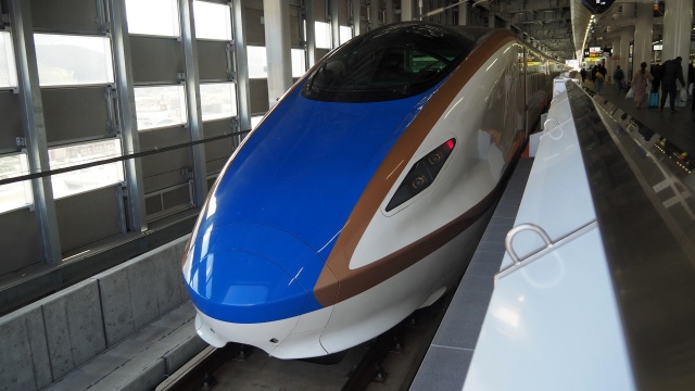北陸新幹線かがやき号